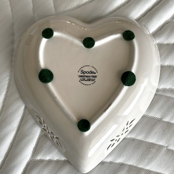 Spode Christmas Tree Pierced Heart Dish - Picture 2 of 5